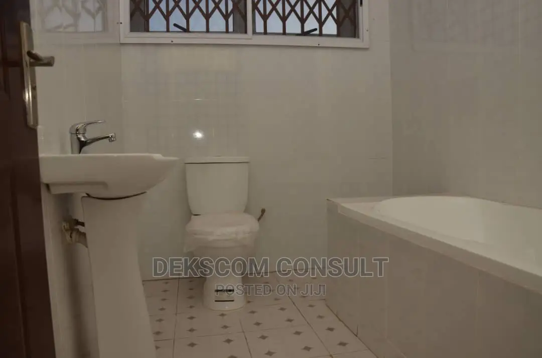 3bdrm House in Adenta for sale