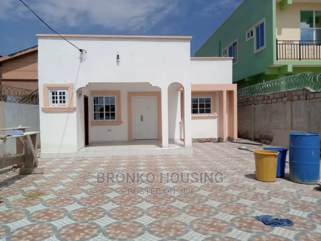3bdrm House in Bronko Housing, Spintex for rent