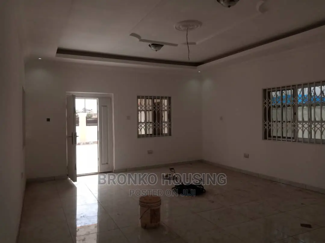 3bdrm House in Bronko Housing, Spintex for rent
