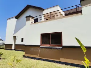 5bdrm House in Bronko Housing, Accra Metropolitan for rent