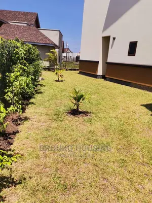 5bdrm House in Bronko Housing, Accra Metropolitan for rent