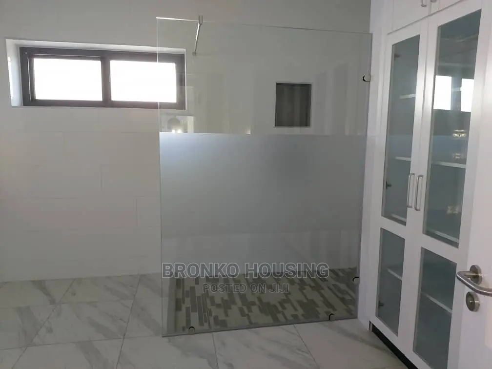 5bdrm House in Bronko Housing, Airport Residential Area for Rent