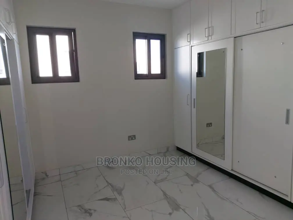 5bdrm House in Bronko Housing, Airport Residential Area for Rent