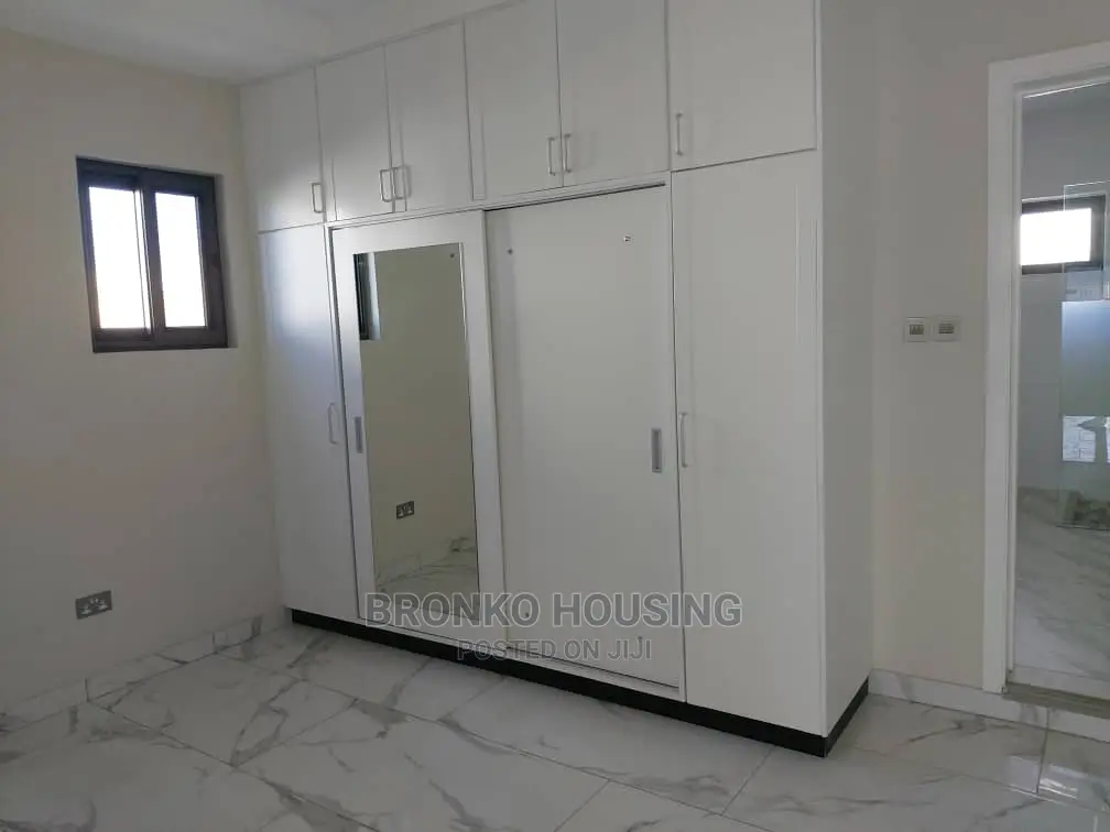5bdrm House in Bronko Housing, Airport Residential Area for Rent