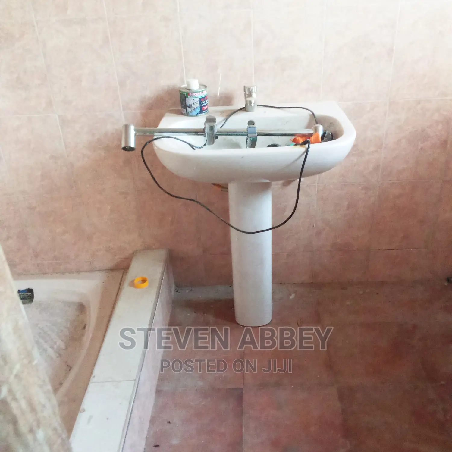 4bdrm Apartment in Stephen, Teshie-Nungua Estates for Rent