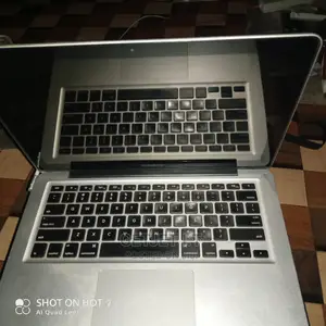 Laptop Apple MacBook Pro 8GB Intel Core i7 SSD 750GB
