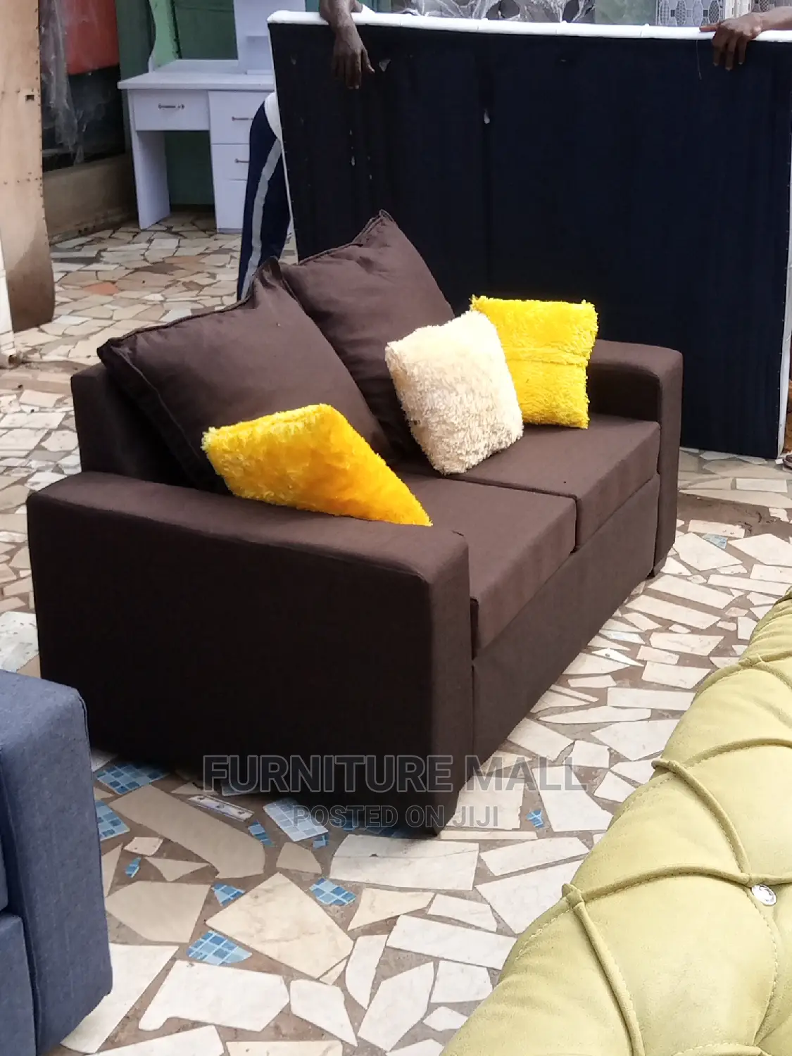 Ladies and Gentlemen's 2in1 Sofa. Free Delivery
