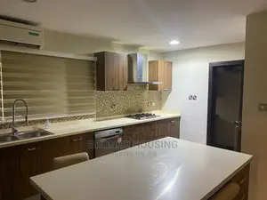 Furnished 4bdrm Townhouse / Terrace in Bronko Housing, Cantonments