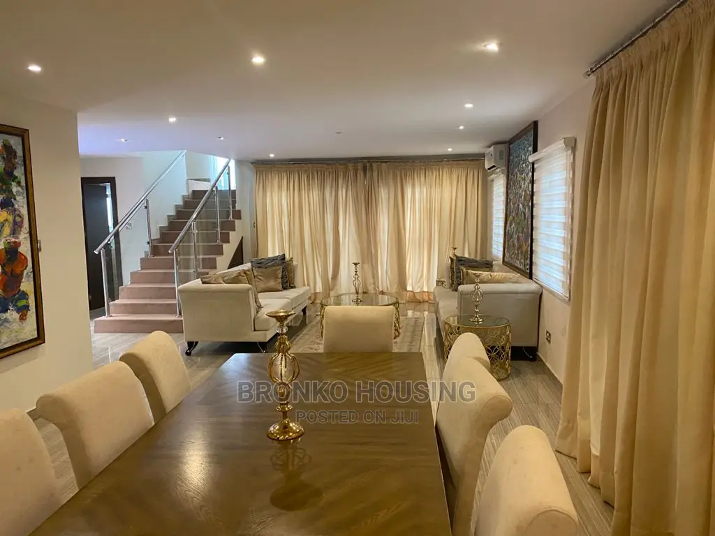 Furnished 4bdrm Townhouse / Terrace in Bronko Housing, Cantonments