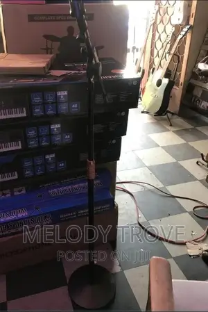 Mic Stand (Round Base)