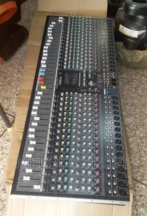 Yamaha SMX 3200 32channel Mixer