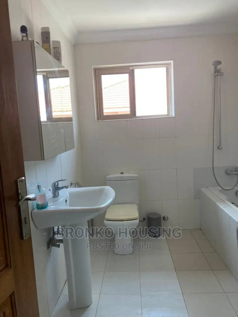 4bdrm House in Bronko Housing, Airport Residential Area for Rent