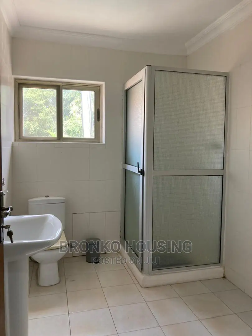 4bdrm House in Bronko Housing, Airport Residential Area for Rent