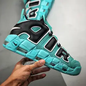 Nike Air UPTEMPO