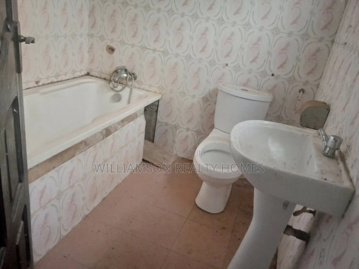 3bdrm Apartment in Hfc Estate, Spintex for rent