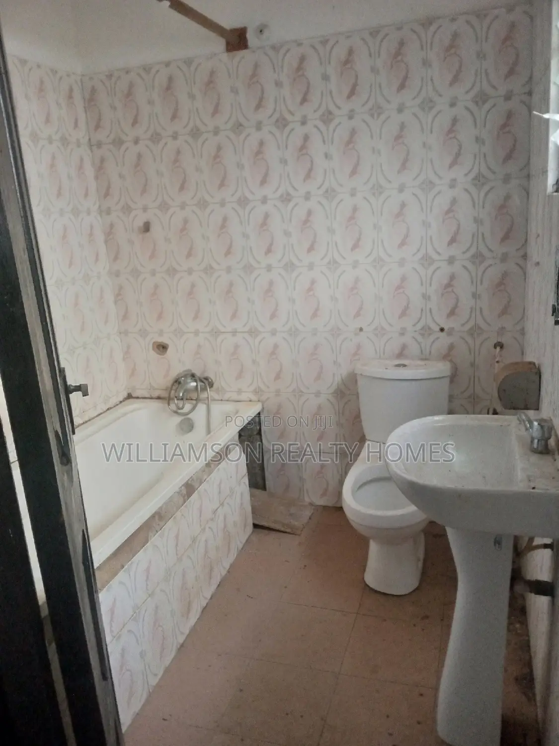 3bdrm Apartment in Hfc Estate, Spintex for rent