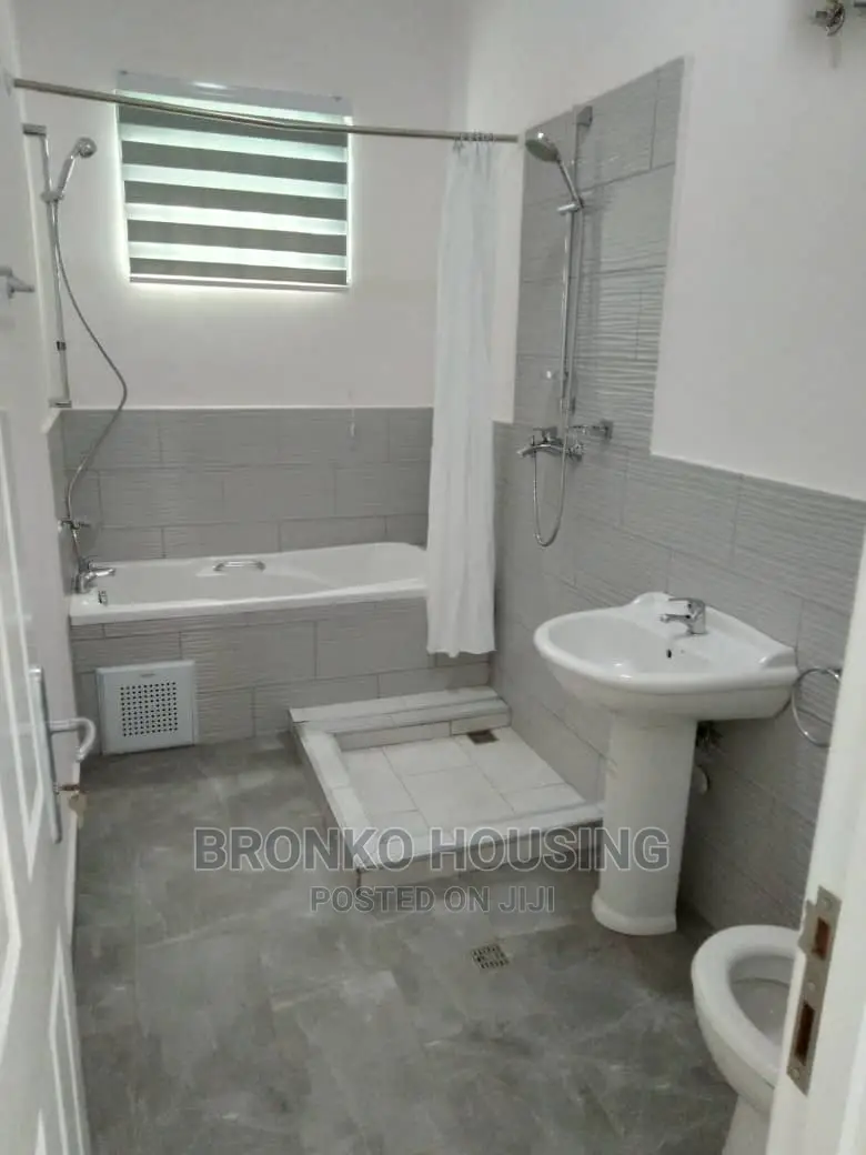 3bdrm House in Bronko Housing, Lake Side Estate for Rent