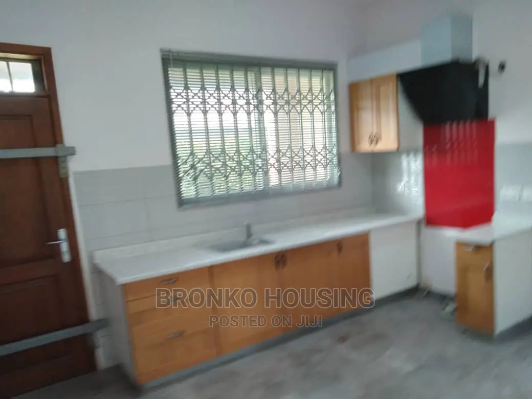 3bdrm House in Bronko Housing, Lake Side Estate for Rent