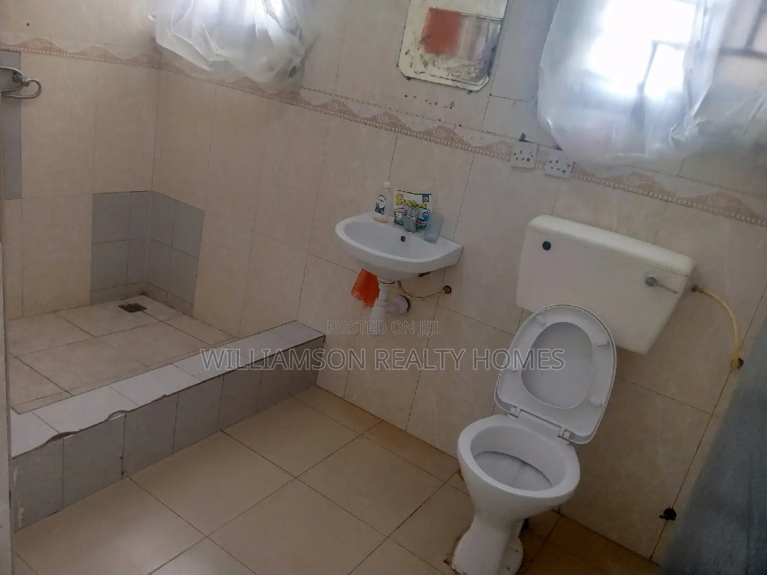 1bdrm Apartment in Hfc Estate, Spintex for rent