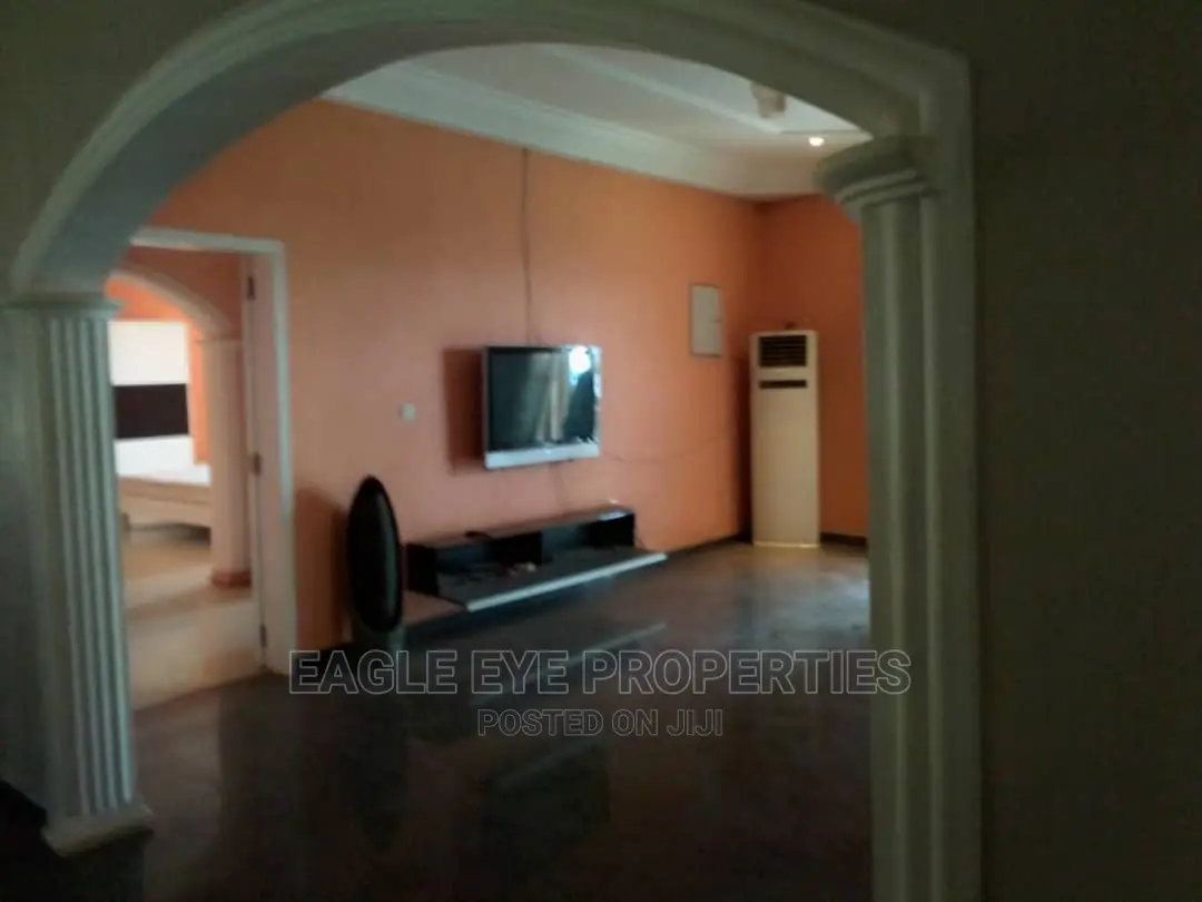 7bdrm House in East Legon for sale