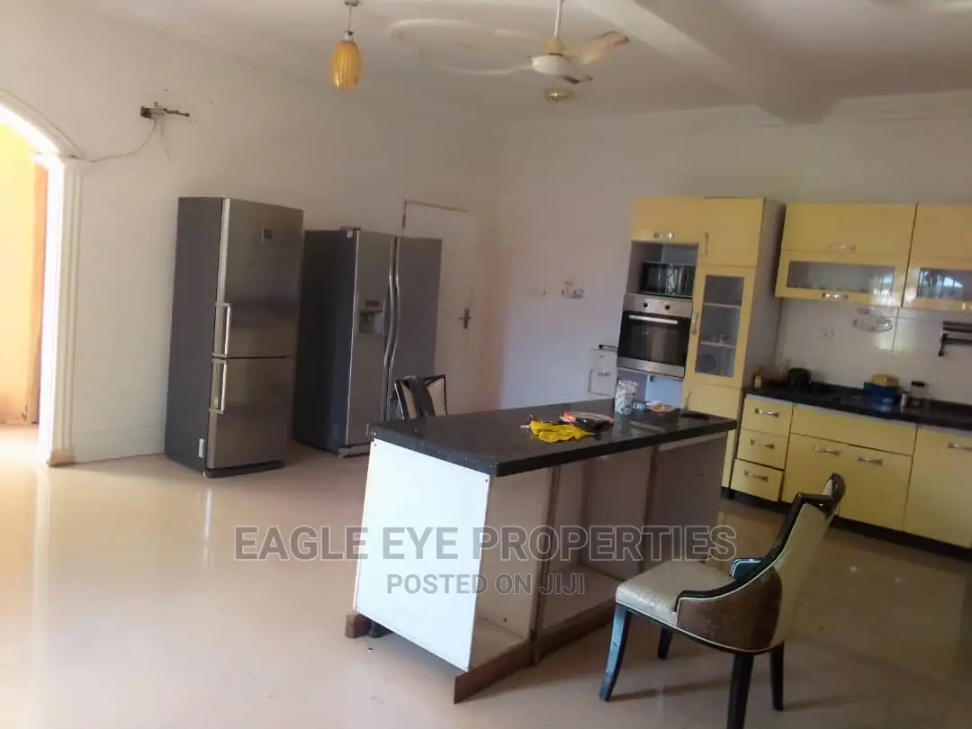 7bdrm House in East Legon for sale