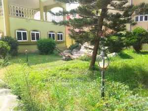7bdrm House in East Legon for sale