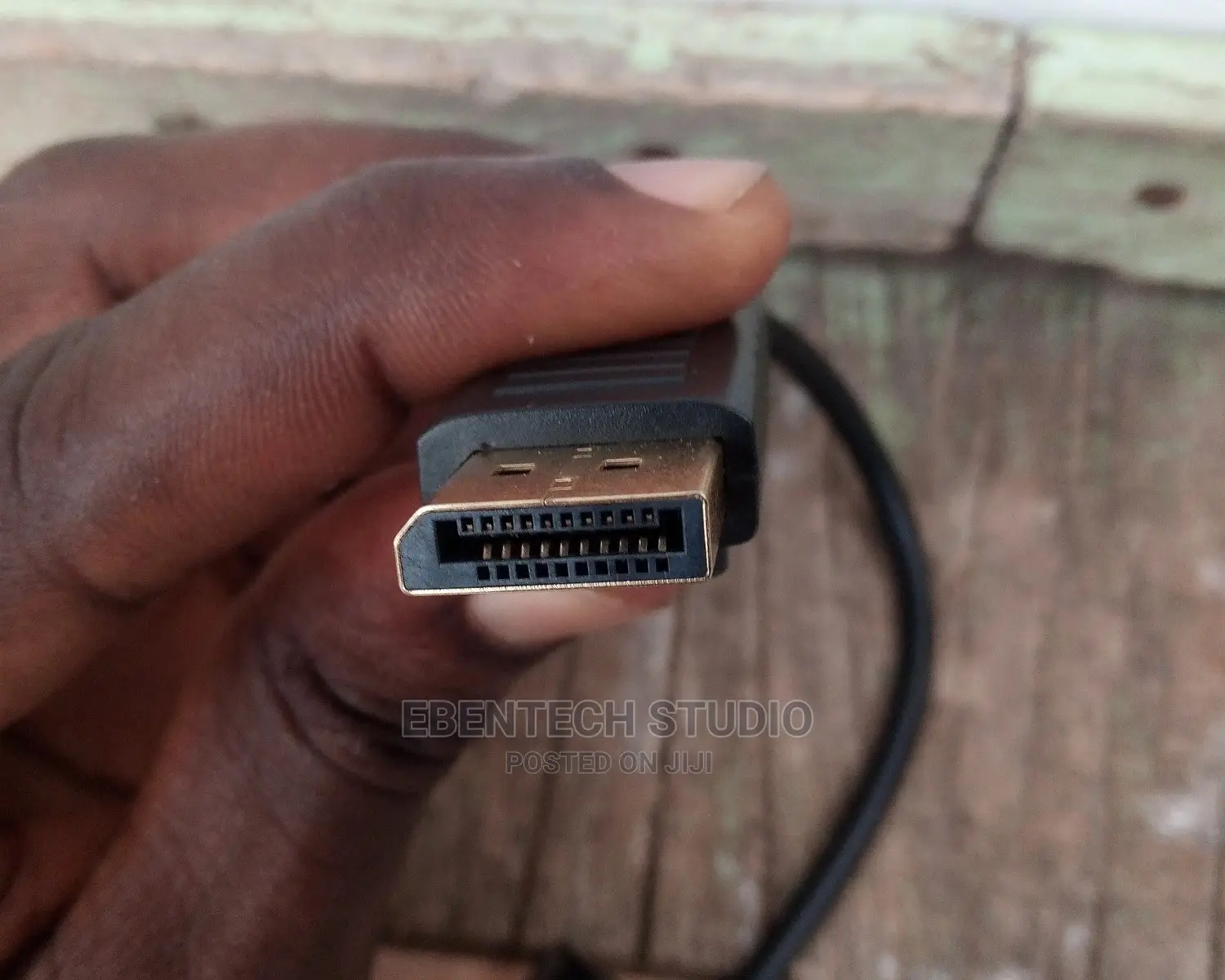 Display Port (DP) to HDMI Adapter