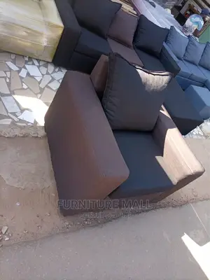 Single Sofa. Fee Delivery
