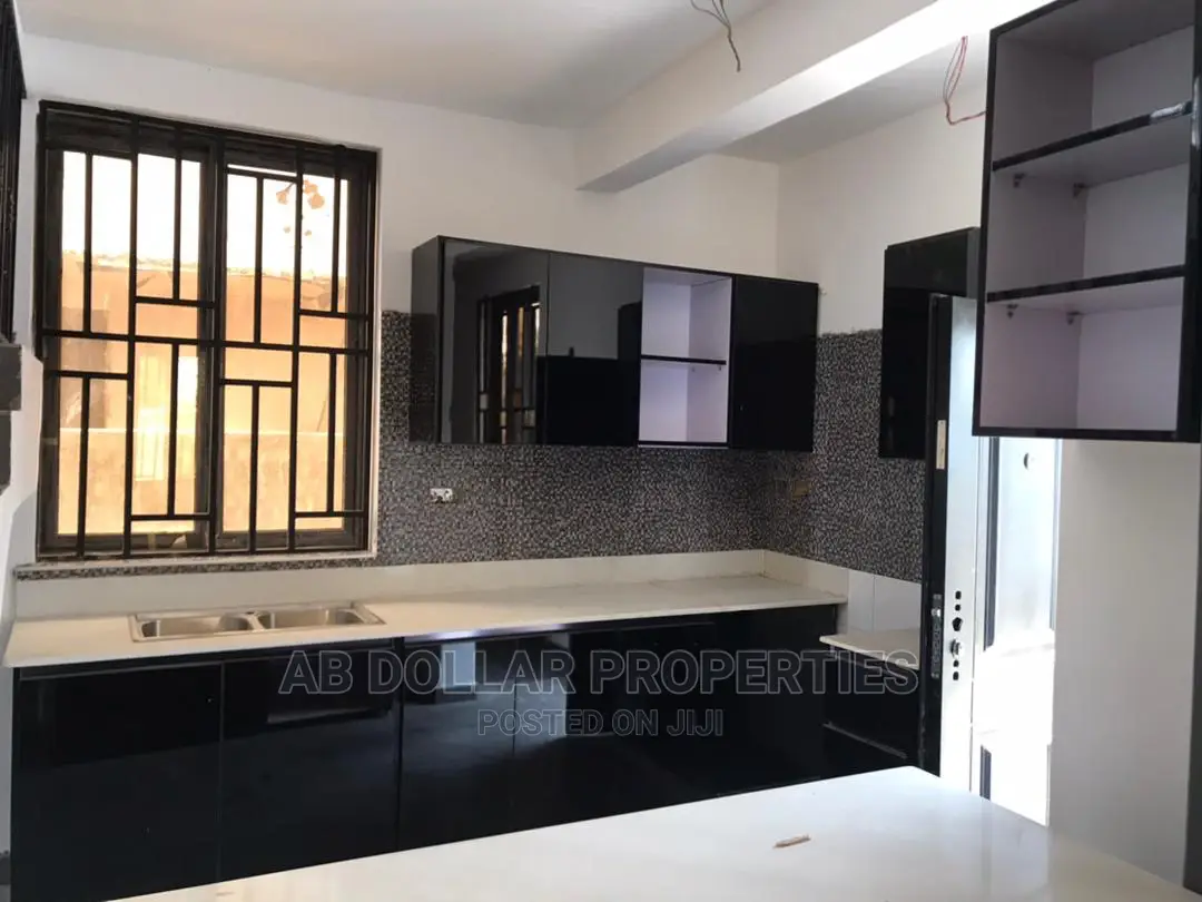 3bdrm House in Spintex for sale