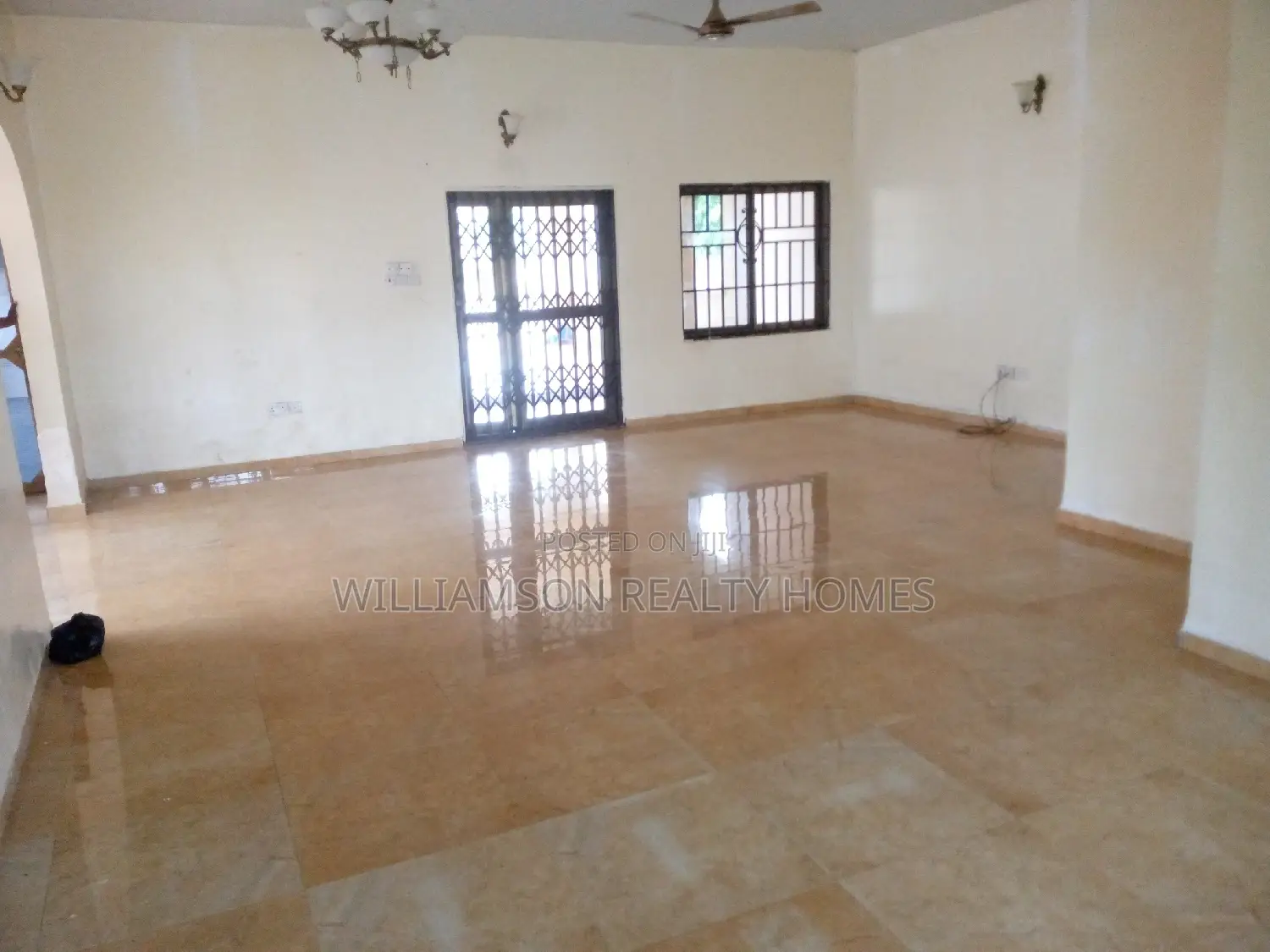 6bdrm House in Devtraco Estate, Spintex for rent