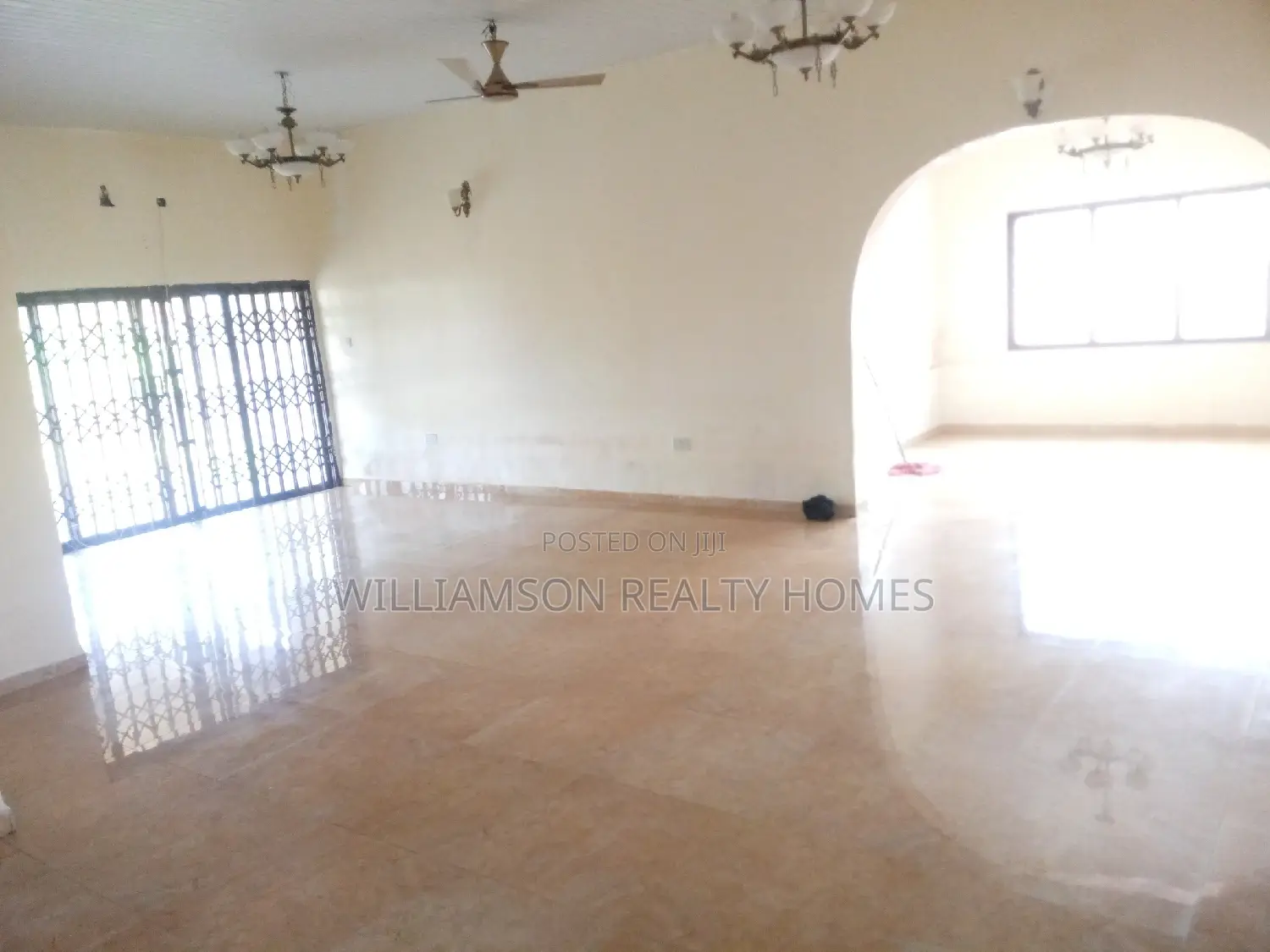 6bdrm House in Devtraco Estate, Spintex for rent