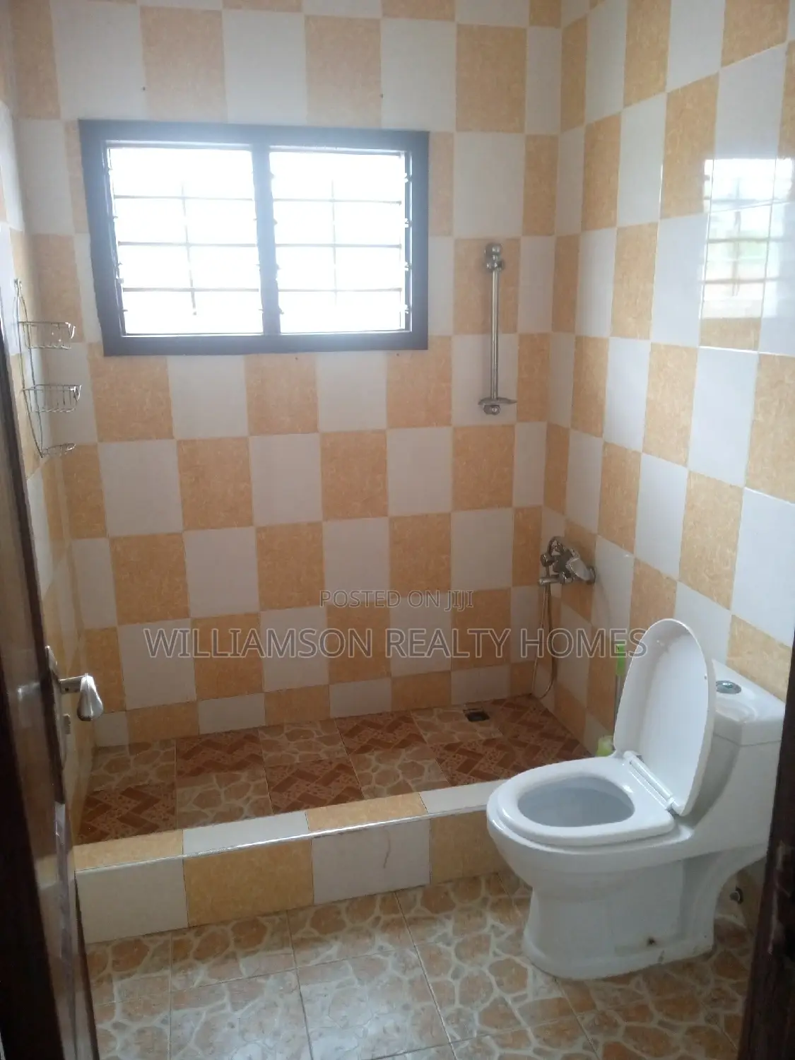 6bdrm House in Devtraco Estate, Spintex for rent