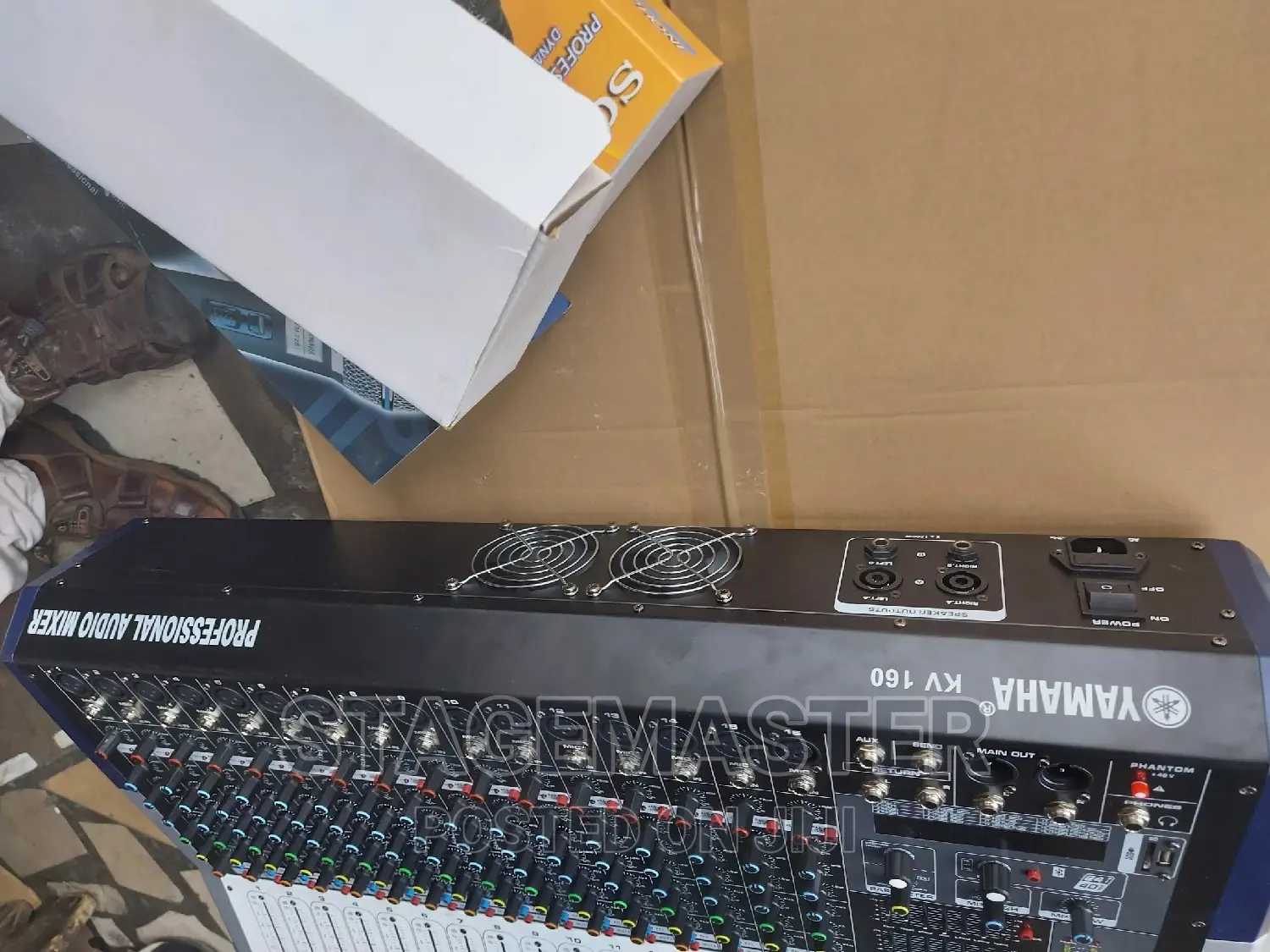 Yamaha16 Channel Channel Mixer
