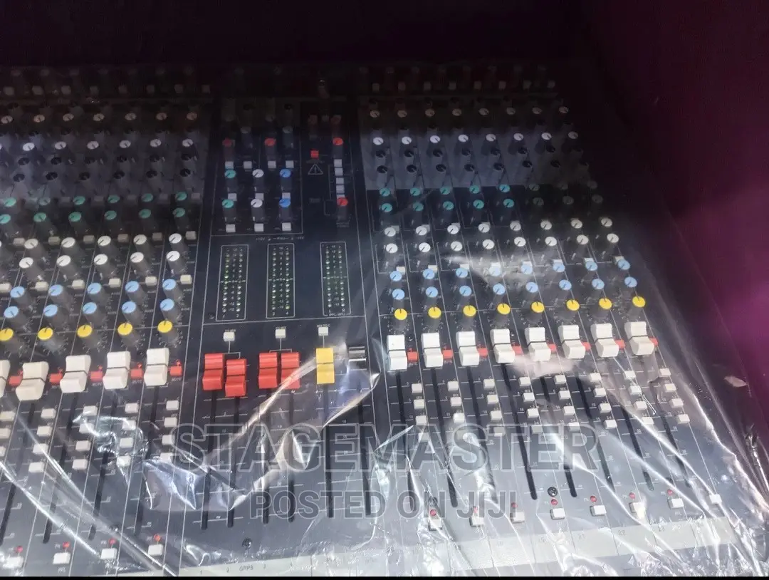 Sound Craft Mixer 24 ( Lx 9 )