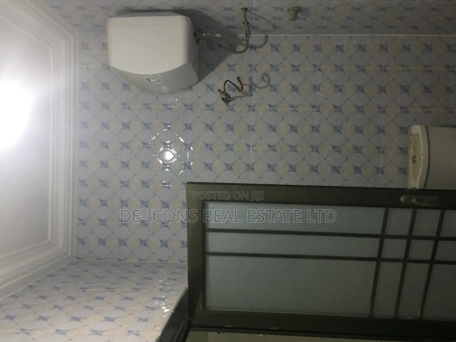 2bdrm Duplex in De- Icons Real, Awutu Senya East Municipal for rent