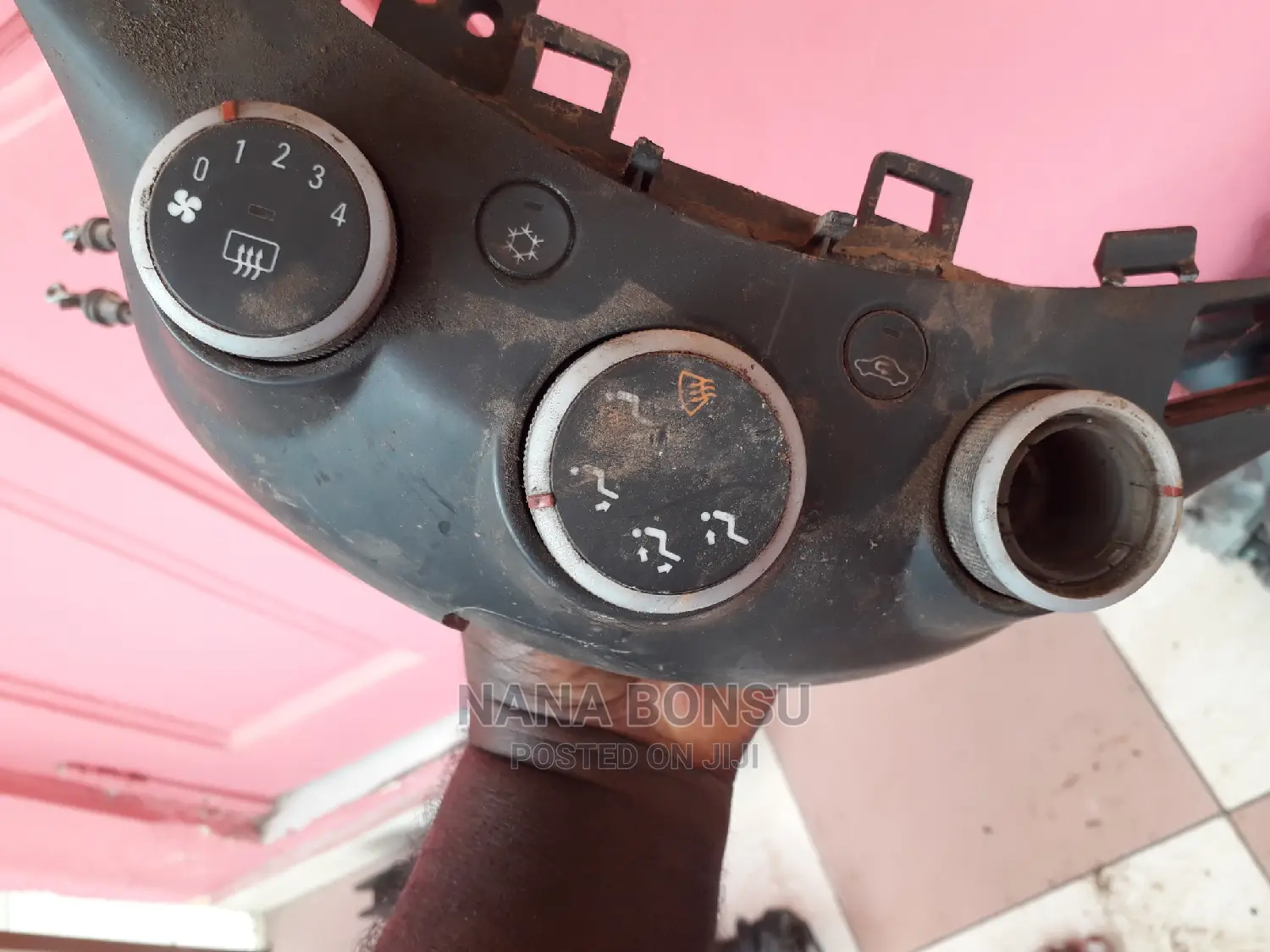 Chevrolet Spark Dashboard Volume and Ac Controls