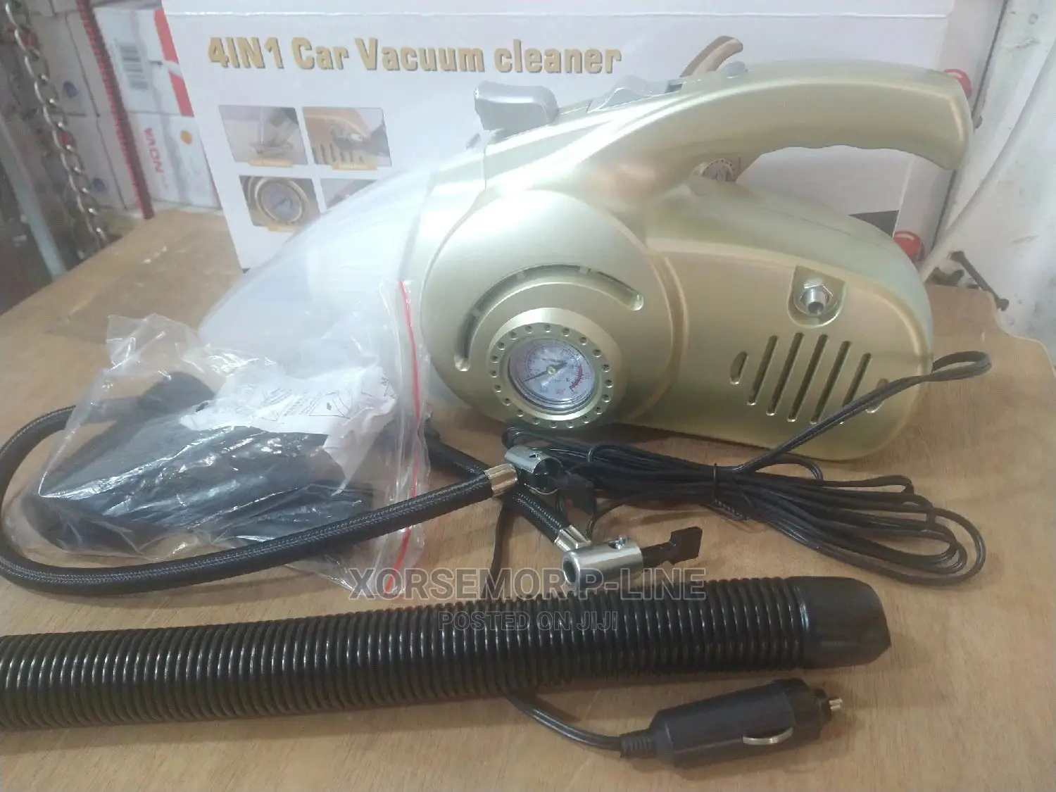 4 in 1 Car Vacuum Cleaner