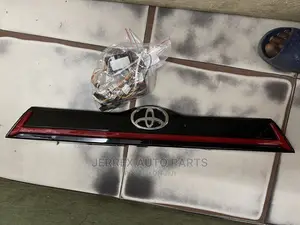 Toyota Highlander Boot Spoiler Led