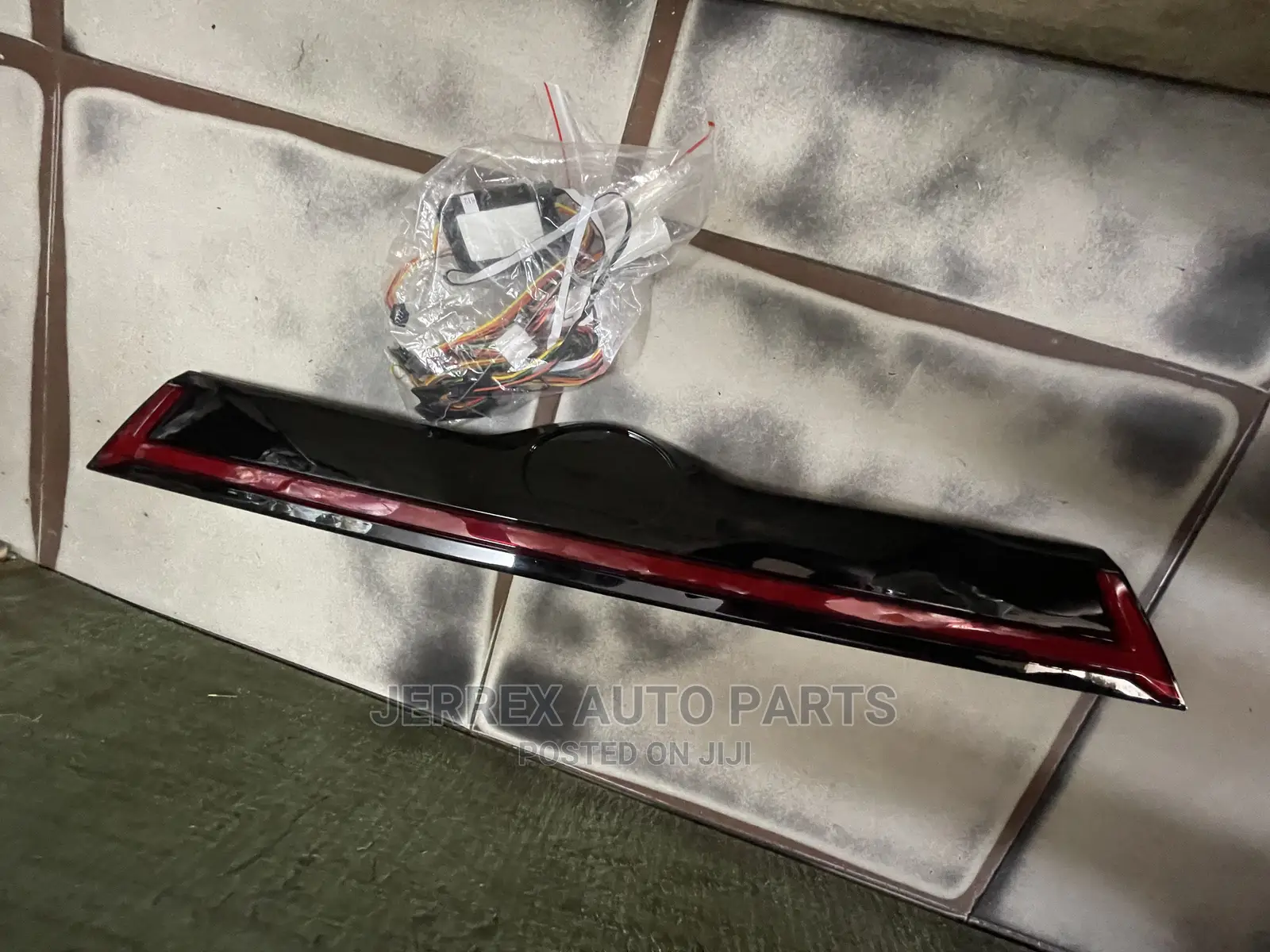 Toyota Highlander Boot Spoiler Led
