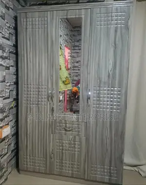 Wardrobe 3doors