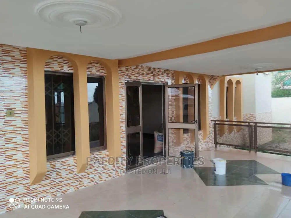 5bdrm House in Atasomanso, Kumasi Metropolitan for Rent