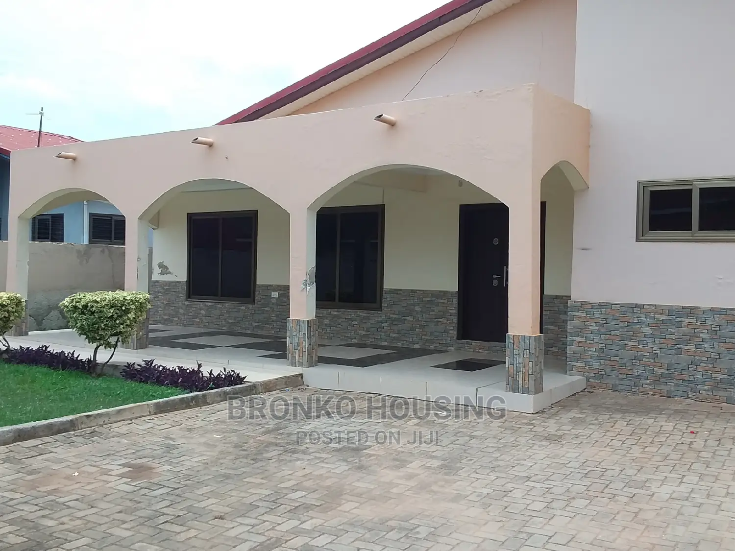3bdrm House in Bronko Housing, Manet Junction for rent