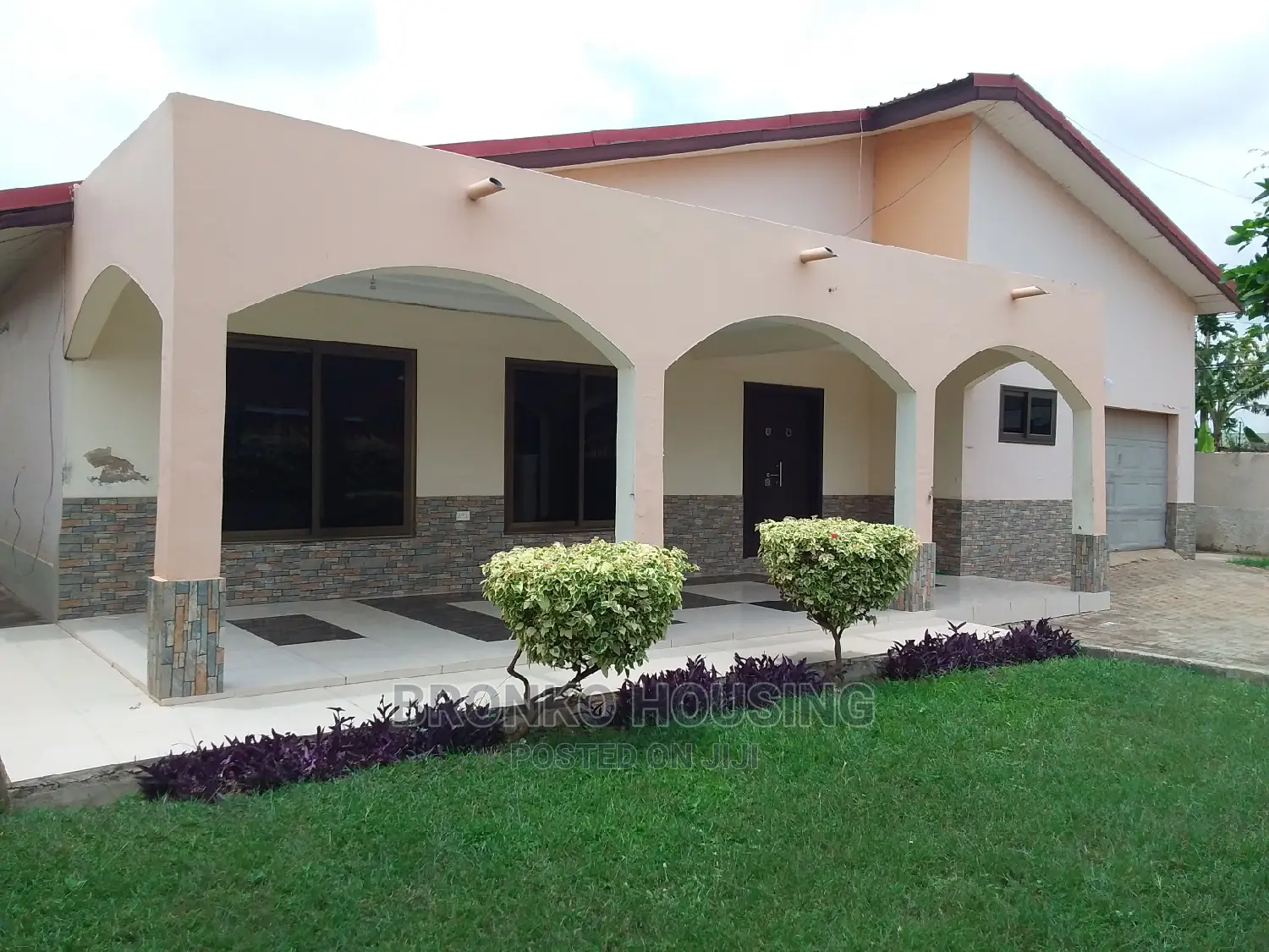 3bdrm House in Bronko Housing, Manet Junction for rent