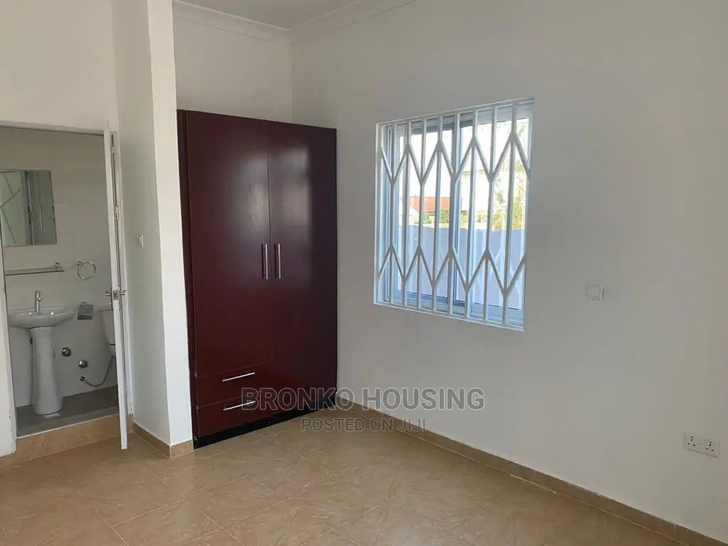 3bdrm House in Bronko Housing, Spintex for rent