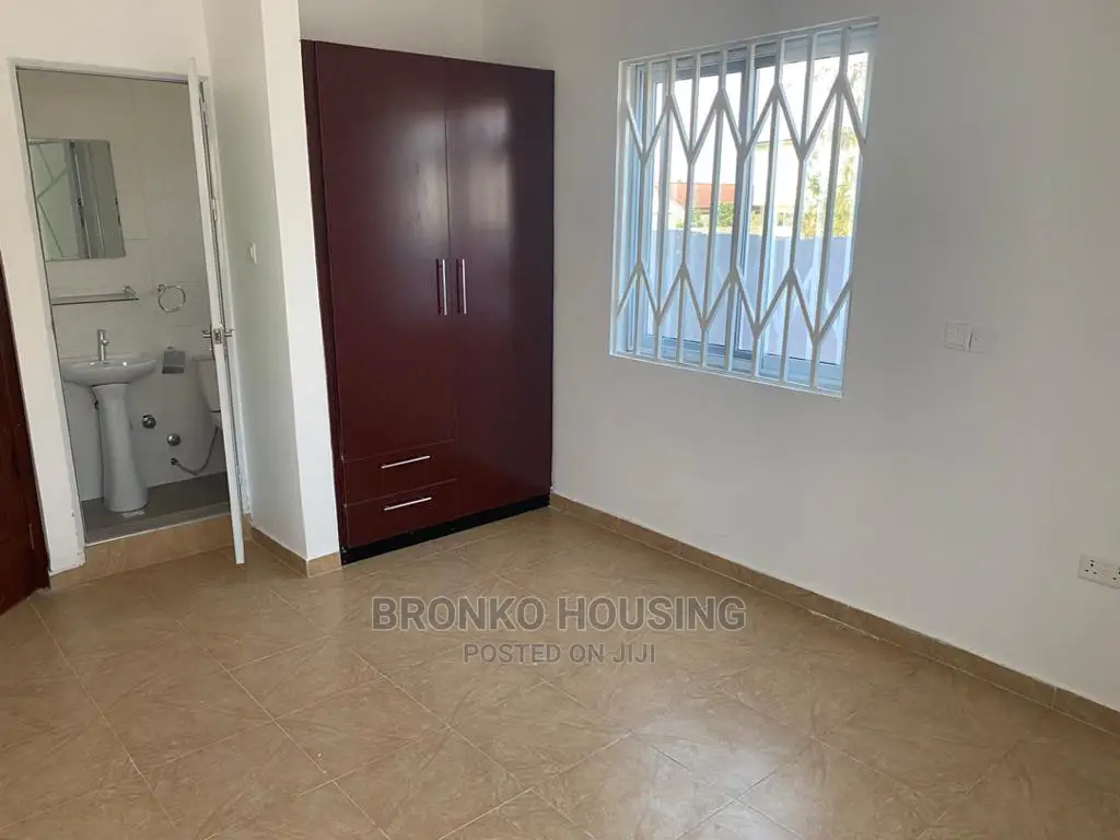 3bdrm House in Bronko Housing, Spintex for rent