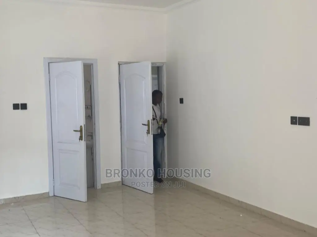3bdrm House in Bronko Housing, Spintex for rent