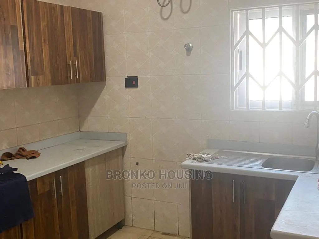 3bdrm House in Bronko Housing, Spintex for rent