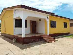 3bdrm House in Bronko Housing, Spintex for rent