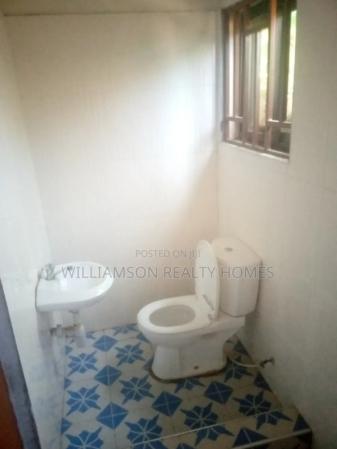 1bdrm Apartment in Community 20 Estate, Spintex for rent