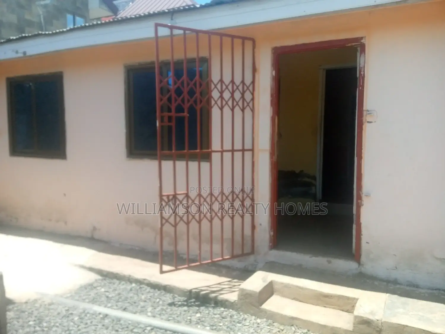1bdrm Apartment in Community 18, Spintex for rent